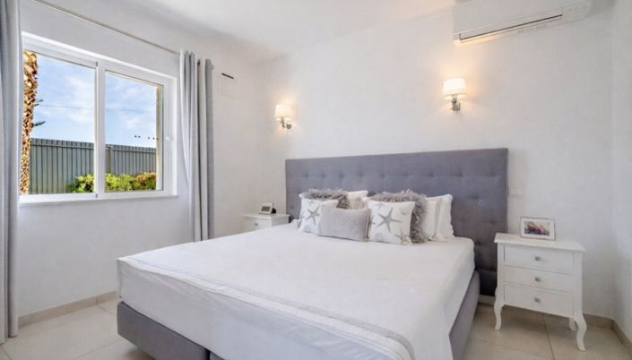 Image No.12-5 Bed Villa for sale