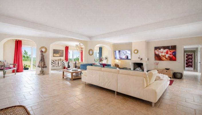 Image No.3-4 Bed Villa for sale