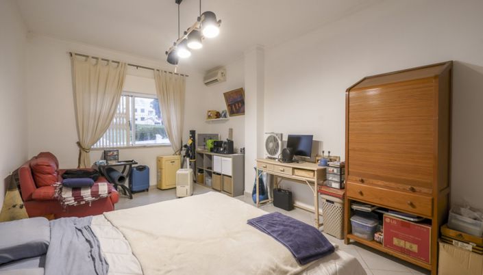 Image No.12-3 Bed Apartment for sale