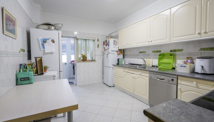 Image No.8-3 Bed Apartment for sale