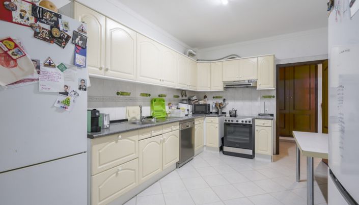 Image No.9-3 Bed Apartment for sale