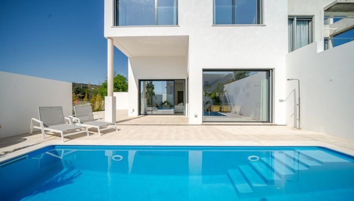 Image No.24-3 Bed Villa for sale