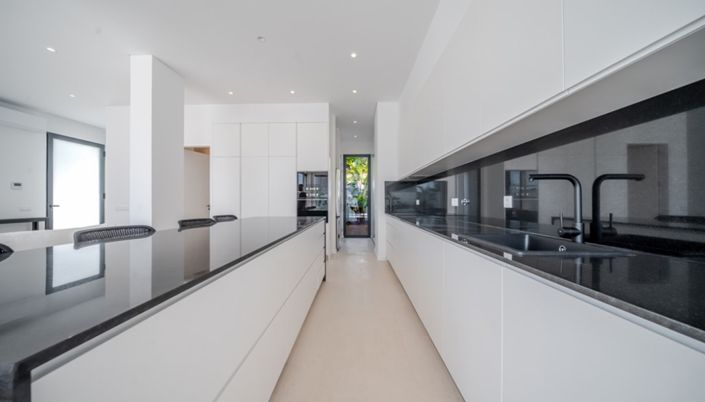 Image No.10-3 Bed Villa for sale