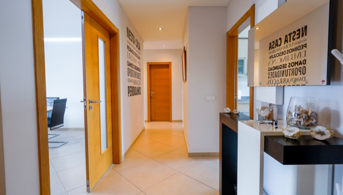 Image No.8-3 Bed Apartment for sale