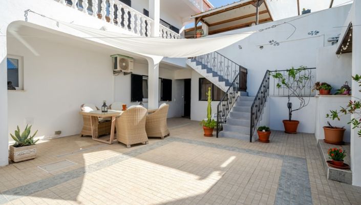 Image No.25-5 Bed Villa for sale