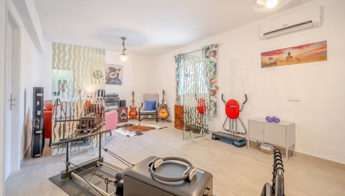 Image No.5-5 Bed Villa for sale