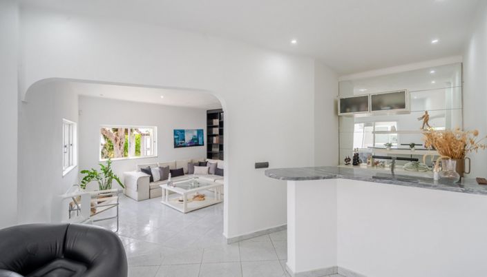Image No.5-5 Bed Villa for sale