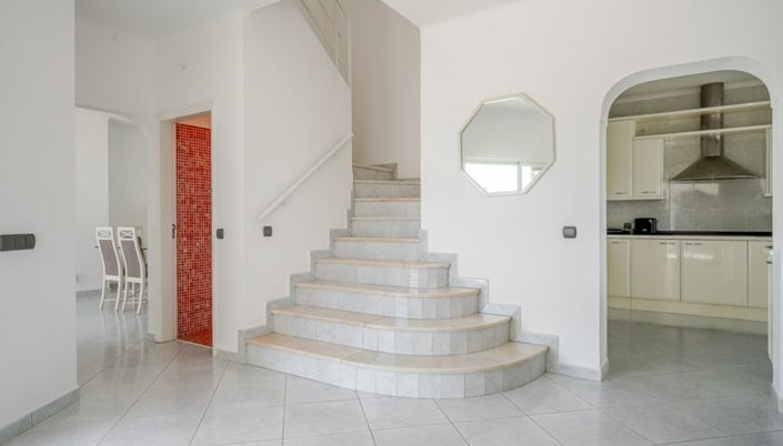 Image No.10-5 Bed Villa for sale