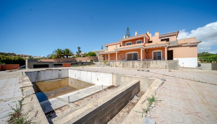 Image No.12-Villa for sale