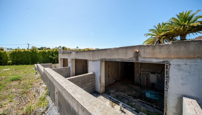 Image No.8-Villa for sale