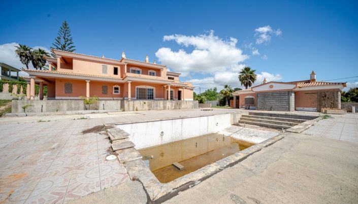 Image No.10-Villa for sale