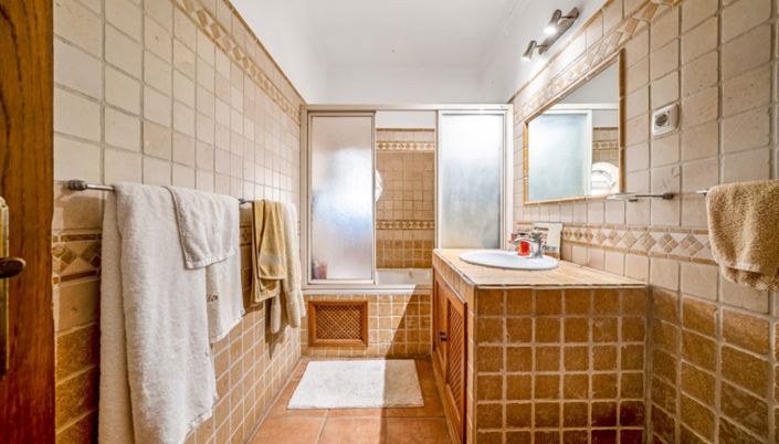 Image No.24-4 Bed Apartment for sale