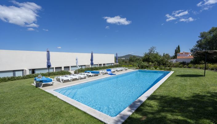 Image No.20-9 Bed Commercial for sale
