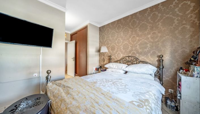 Image No.8-2 Bed Villa for sale