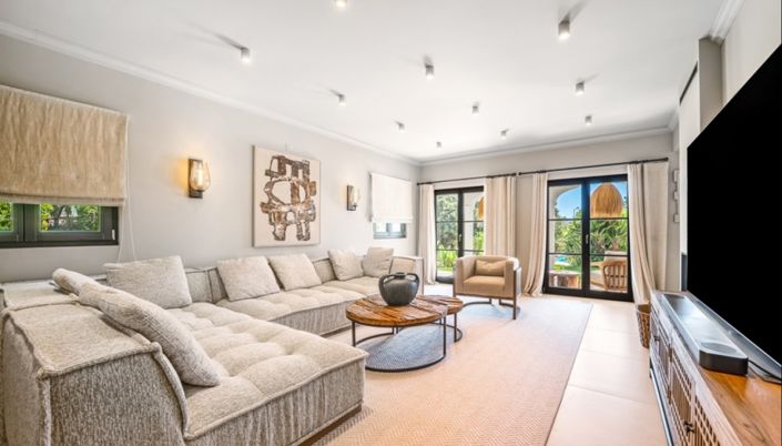 Image No.4-6 Bed Villa for sale