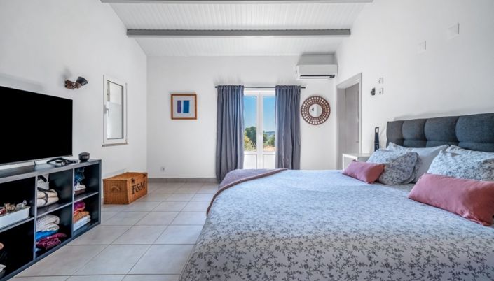 Image No.4-6 Bed Villa for sale