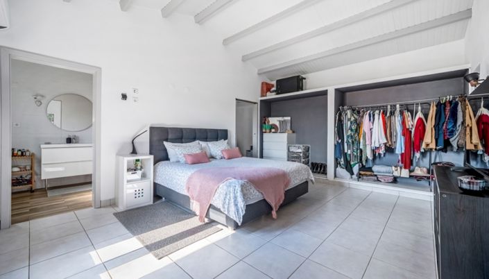 Image No.5-6 Bed Villa for sale
