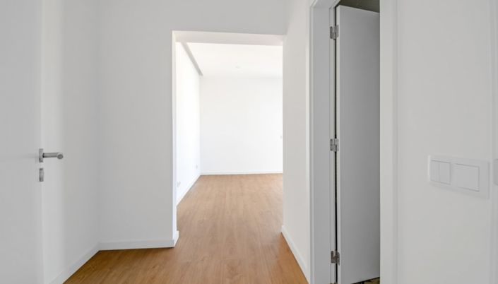 Image No.17-3 Bed Apartment for sale