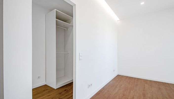 Image No.18-3 Bed Apartment for sale