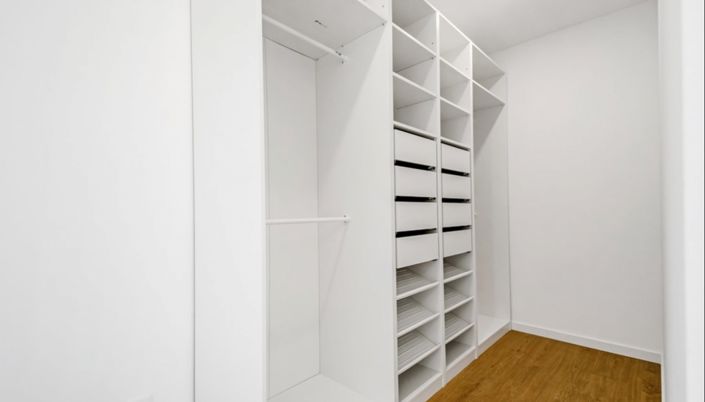 Image No.19-3 Bed Apartment for sale