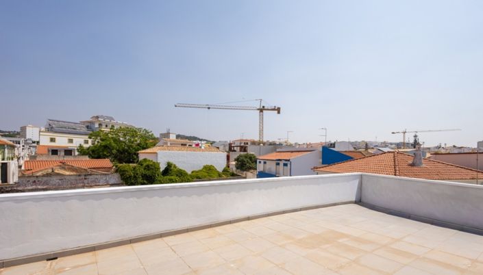 Image No.23-2 Bed Apartment for sale