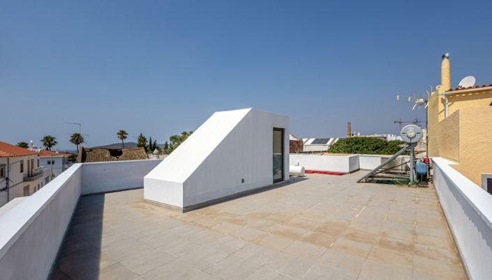 Image No.25-2 Bed Apartment for sale