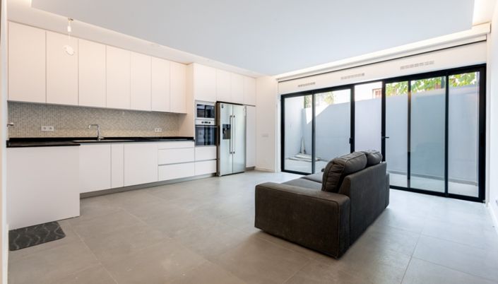 Image No.10-2 Bed Apartment for sale