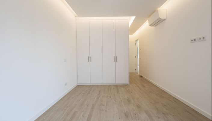 Image No.20-3 Bed Apartment for sale