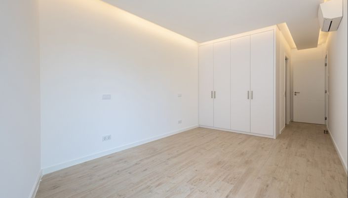 Image No.21-3 Bed Apartment for sale