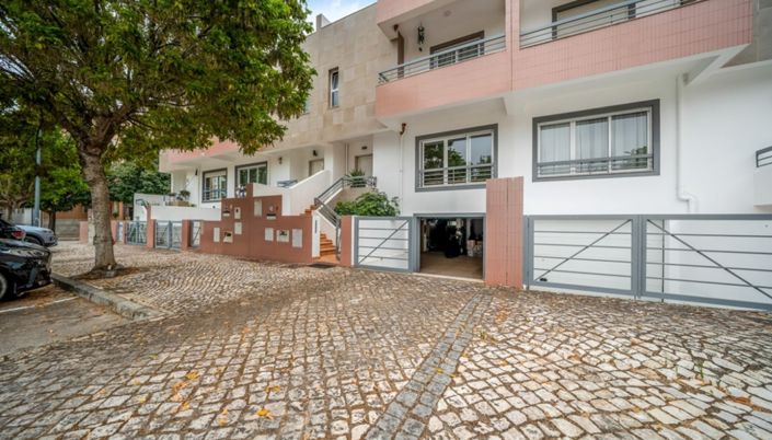 Image No.25-3 Bed Villa for sale