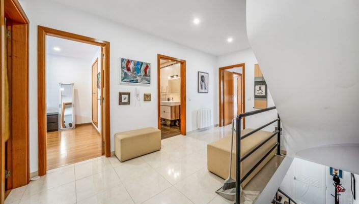 Image No.9-3 Bed Villa for sale