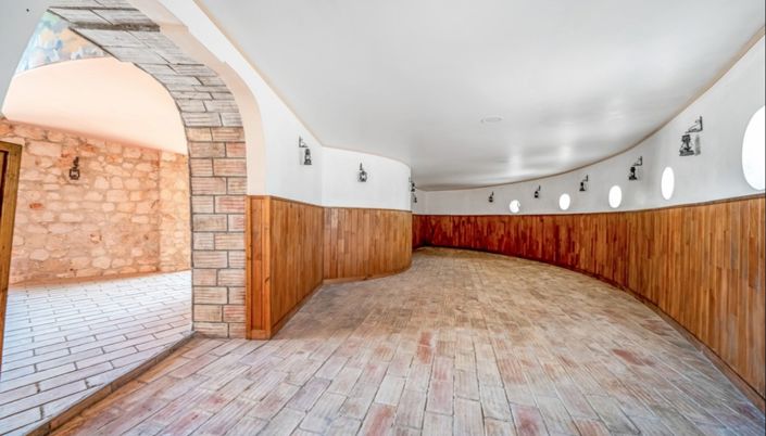 Image No.24-Villa for sale