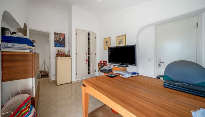 Image No.11-3 Bed Villa for sale