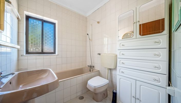 Image No.15-3 Bed Villa for sale