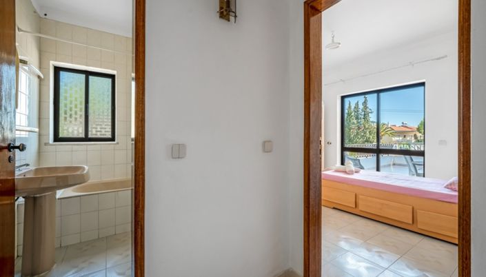 Image No.8-3 Bed Villa for sale