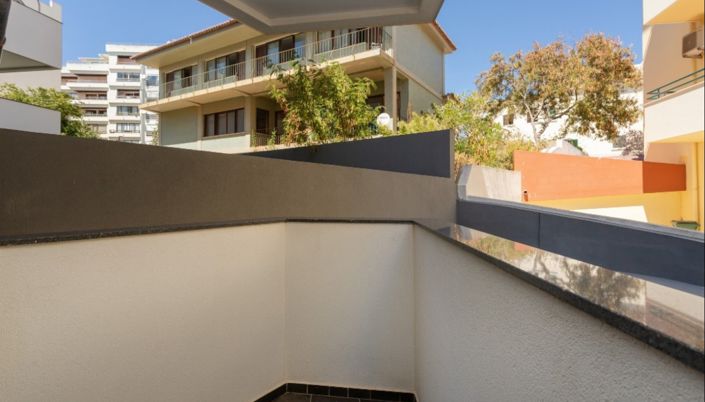 Image No.21-3 Bed Apartment for sale