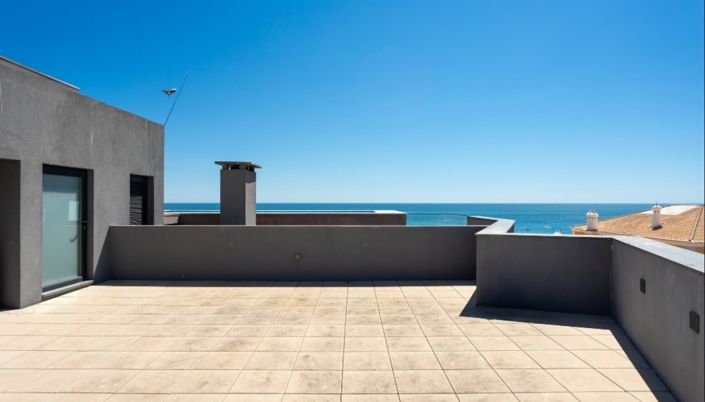 Image No.24-3 Bed Apartment for sale