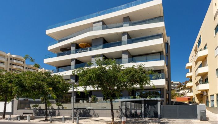 Image No.25-3 Bed Apartment for sale