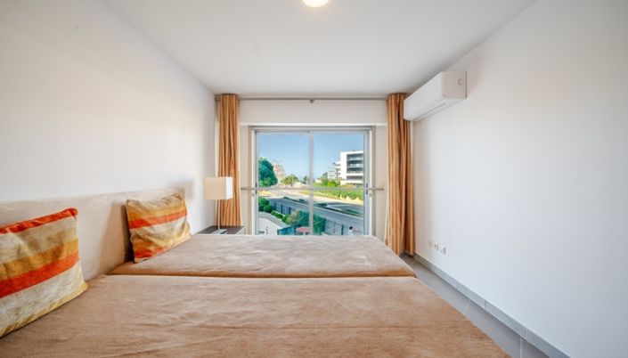 Image No.5-1 Bed Commercial for sale
