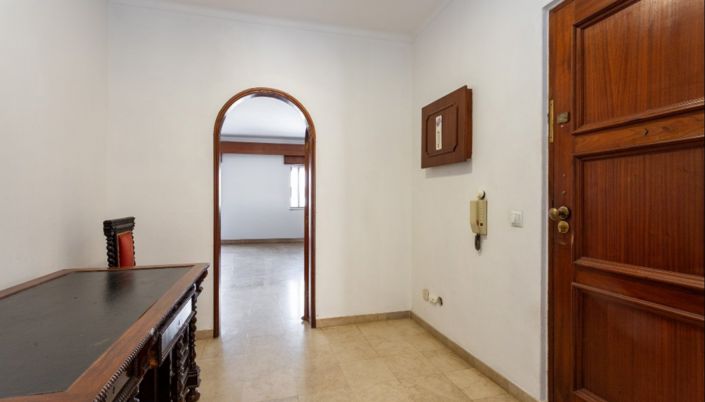 Image No.22-5 Bed Apartment for sale