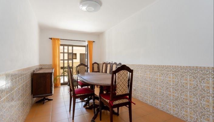 Image No.8-5 Bed Apartment for sale