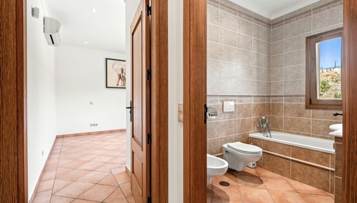 Image No.18-4 Bed Villa for sale