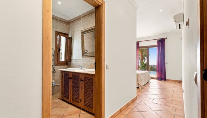 Image No.19-4 Bed Villa for sale