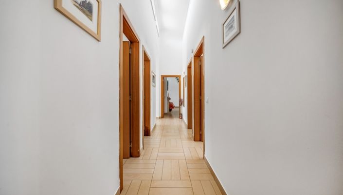 Image No.20-4 Bed Villa for sale