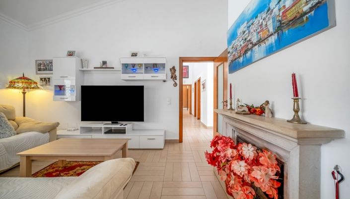 Image No.9-4 Bed Villa for sale