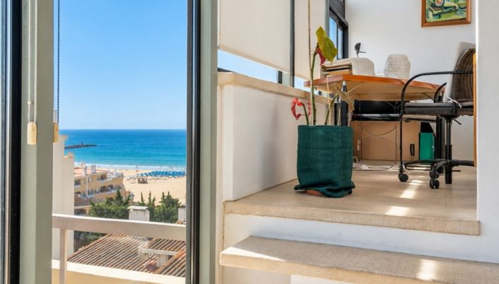 Image No.20-2 Bed Apartment for sale