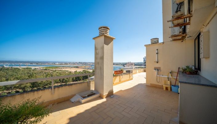 Image No.23-2 Bed Apartment for sale