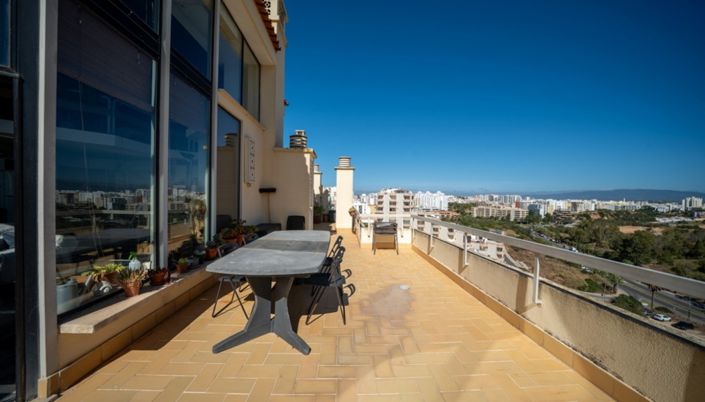 Image No.24-2 Bed Apartment for sale