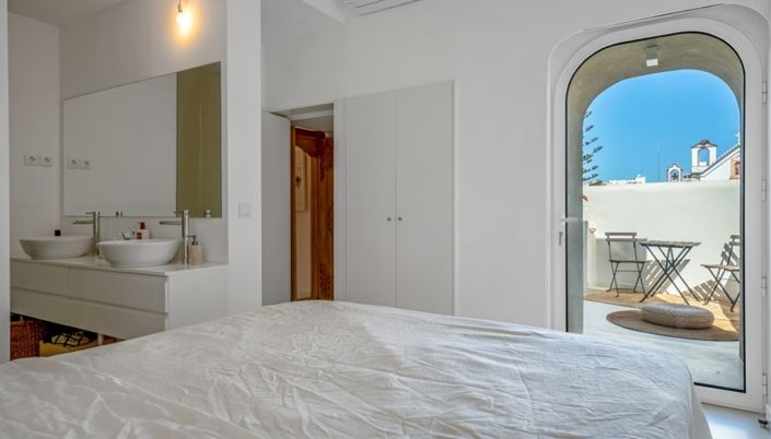 Image No.9-5 Bed Villa for sale