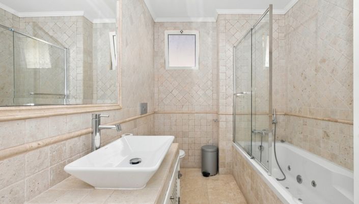 Image No.14-3 Bed Apartment for sale